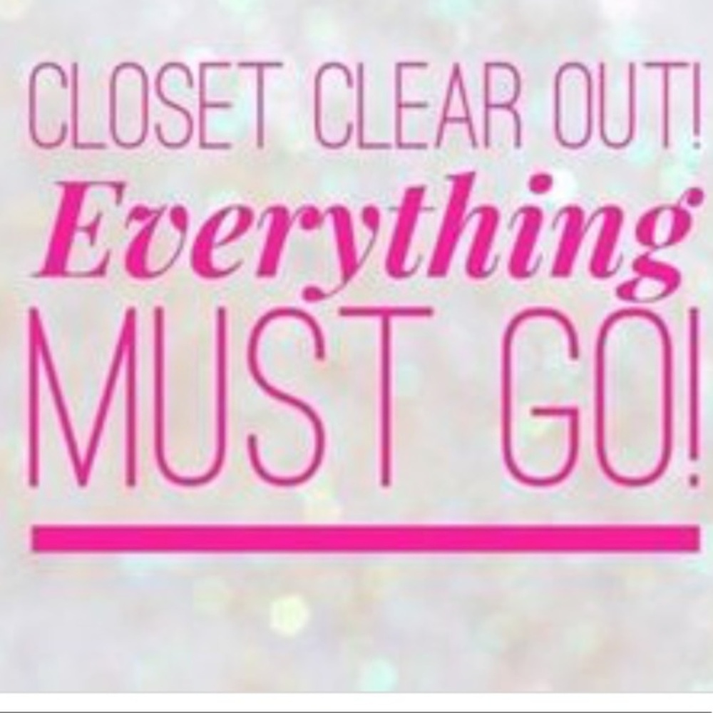 SEND ALL REASONABLE OFFERS♥︎